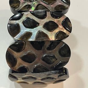 🌸Mother Of Pearl /Black Stretch Bracelet. Quality Bracelet With Some Weight.
